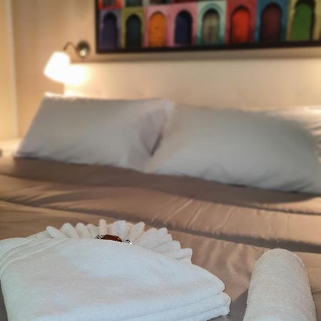 4Rooms Guest House Free Wi-Fi Salerno Eksteriør bilde
