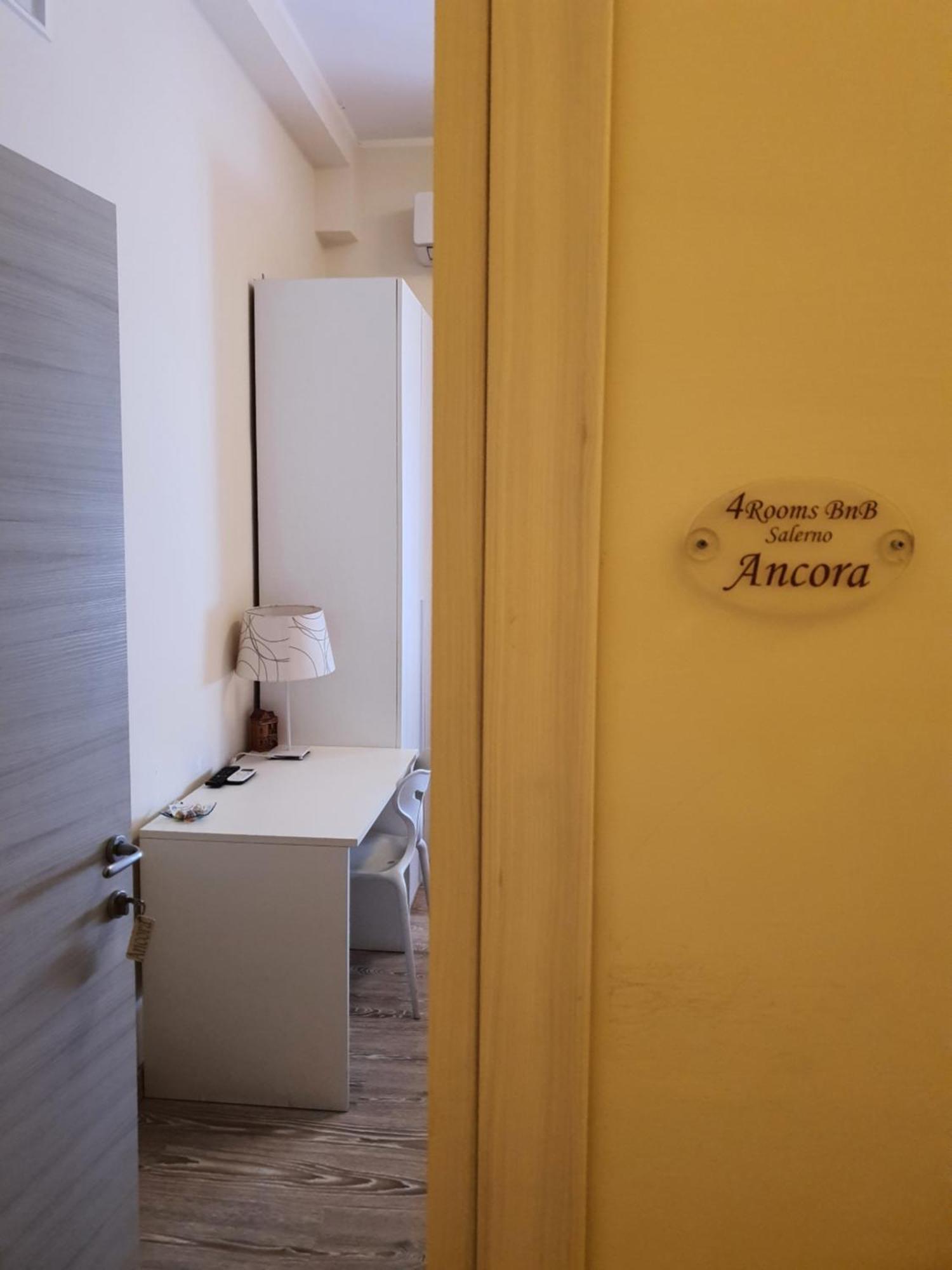 4Rooms Guest House Free Wi-Fi Salerno Eksteriør bilde