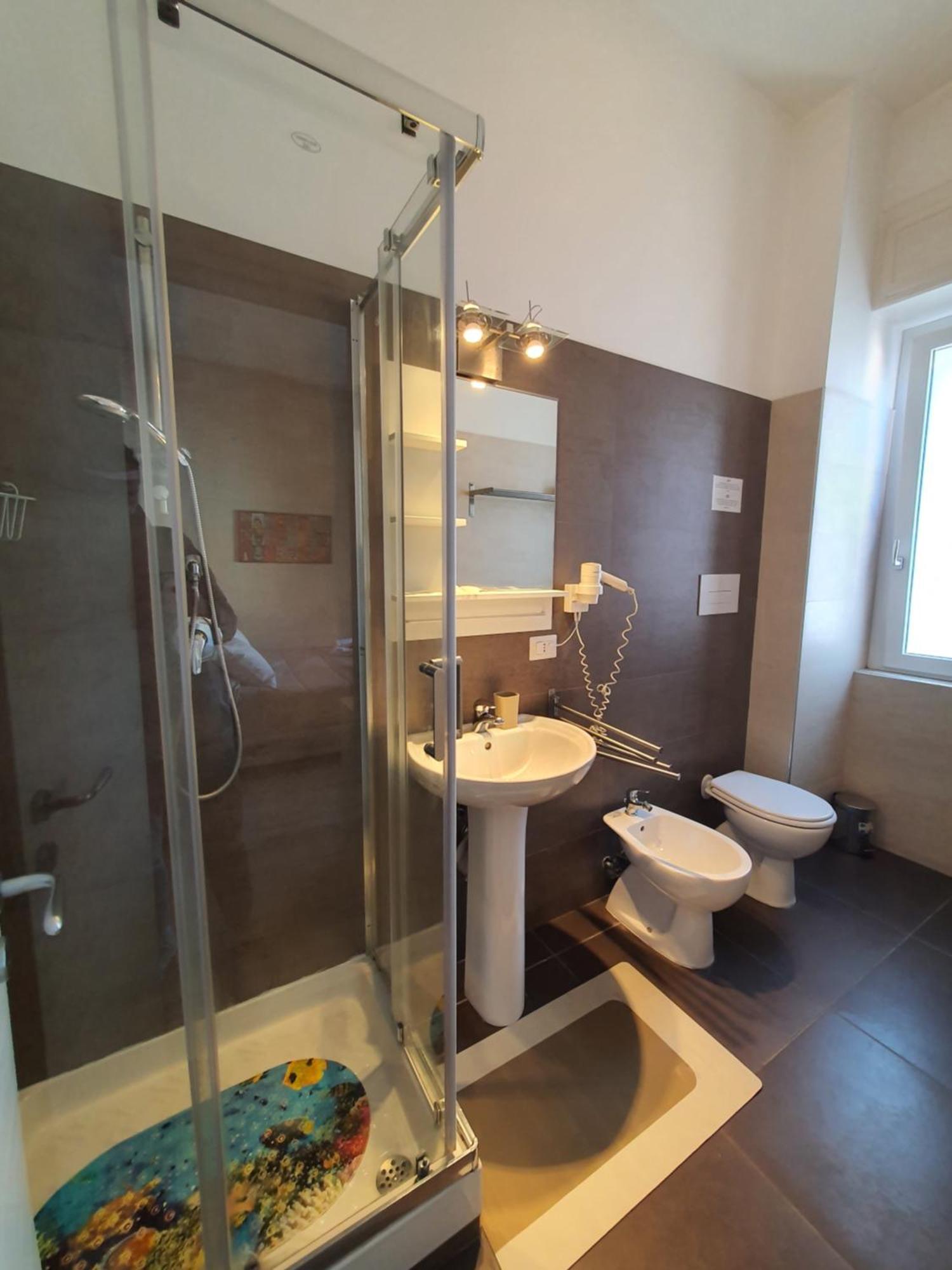 4Rooms Guest House Free Wi-Fi Salerno Eksteriør bilde