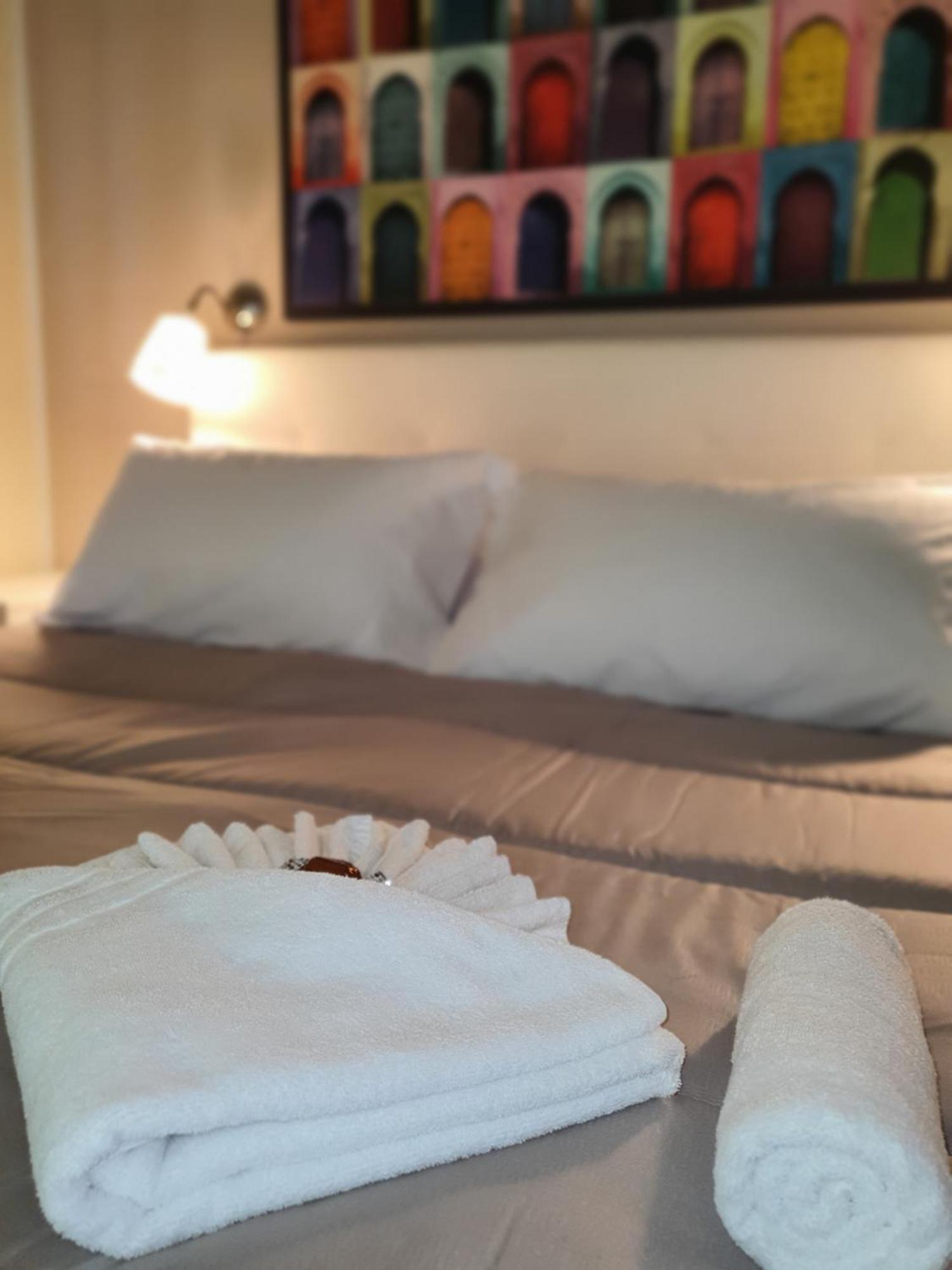 4Rooms Guest House Free Wi-Fi Salerno Eksteriør bilde