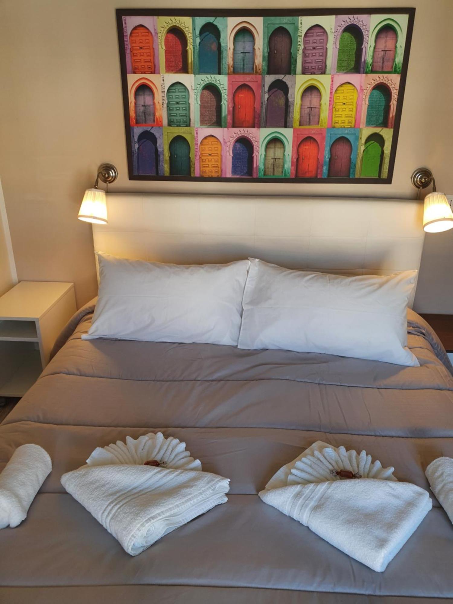 4Rooms Guest House Free Wi-Fi Salerno Eksteriør bilde