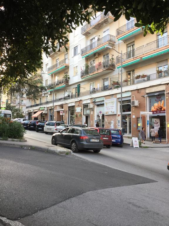 4Rooms Guest House Free Wi-Fi Salerno Eksteriør bilde