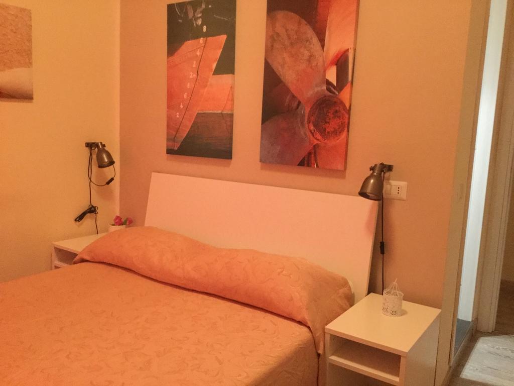 4Rooms Guest House Free Wi-Fi Salerno Eksteriør bilde